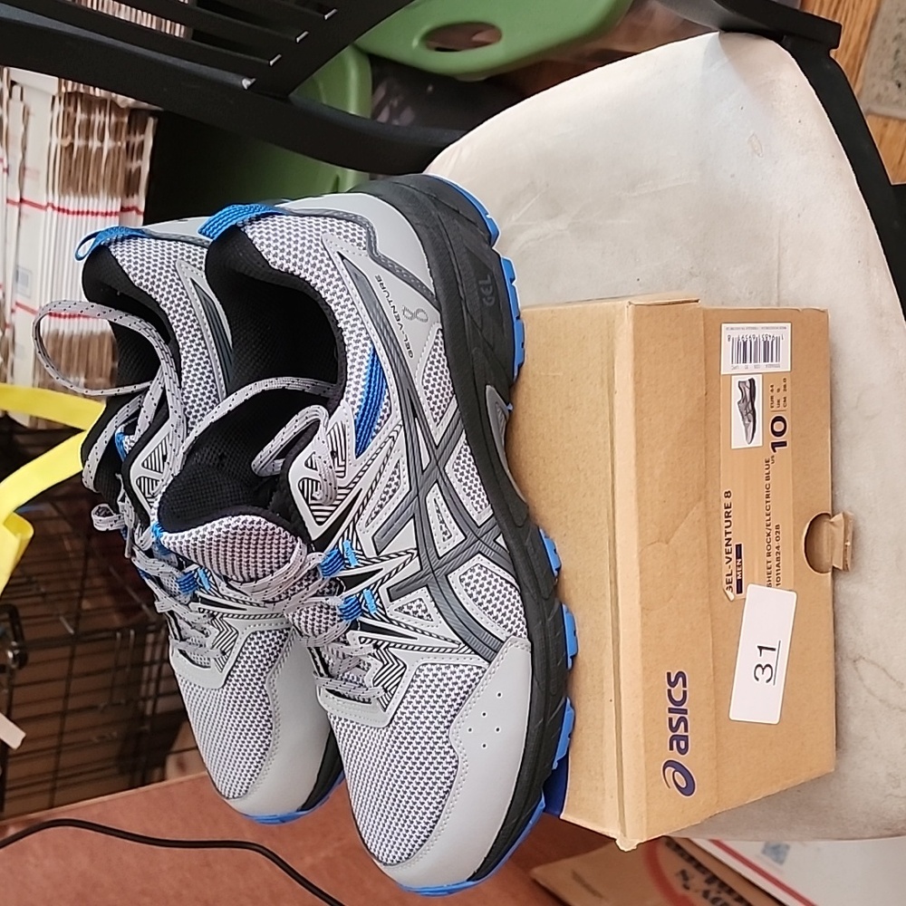 Men's Asics size 10